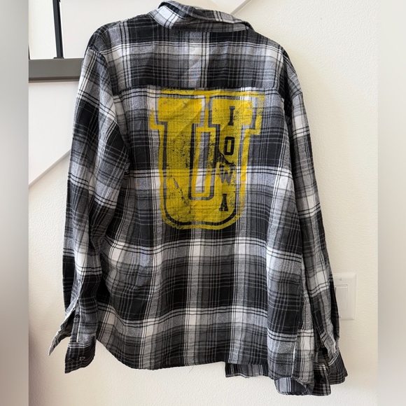 Tops - Iowa Hawkeyes Black and White Plaid Button Up Shirt